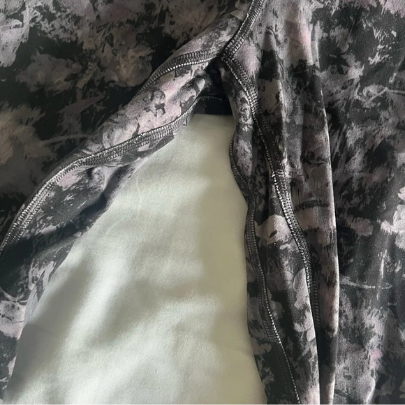 1 🆕 WOT Lululemon Align Pant Floral Illusion 25” - Picture 2 of 5